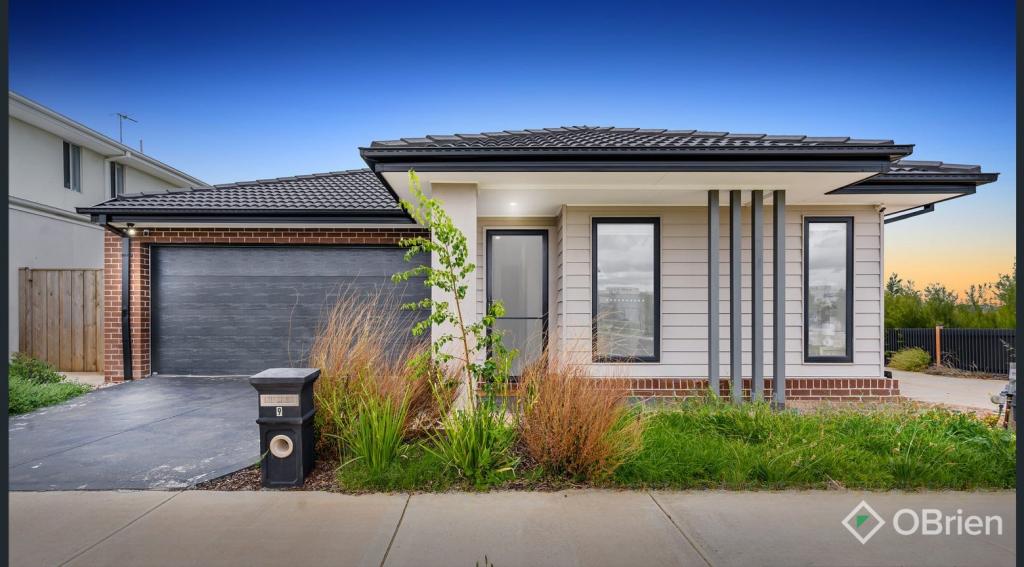 9 TARA CRES, WYNDHAM VALE, VIC 3024