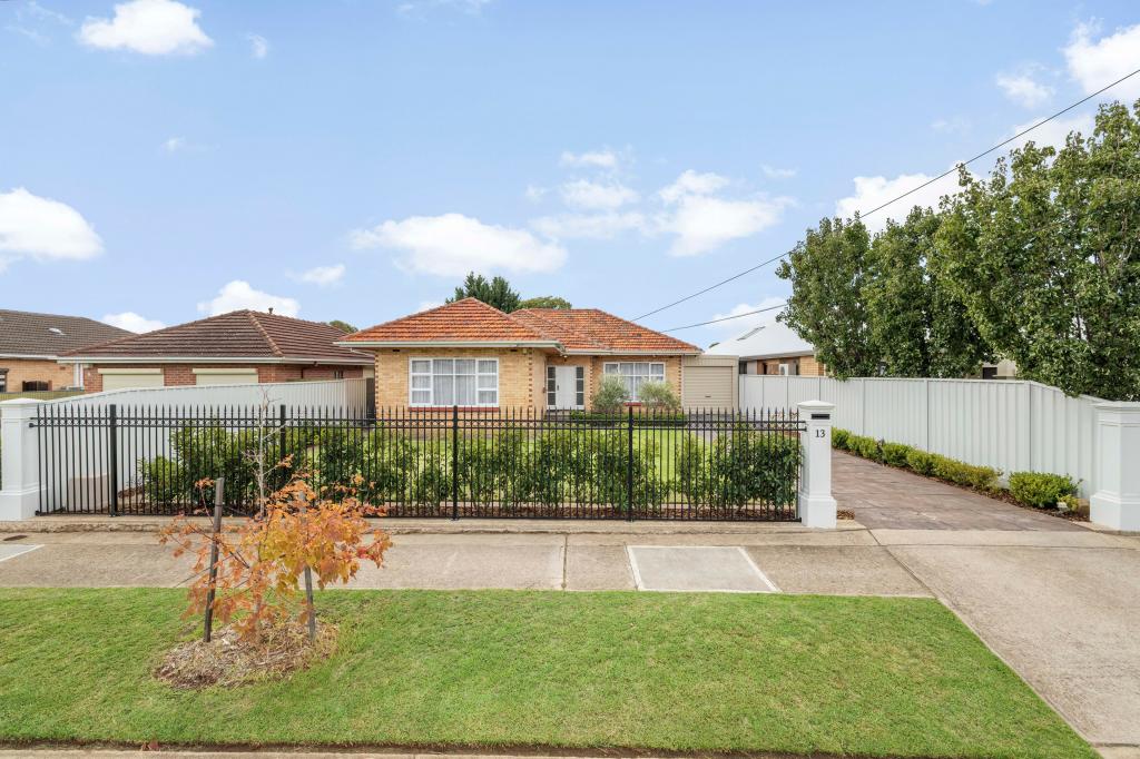 13 Mcallan Ave, Seaton, SA 5023