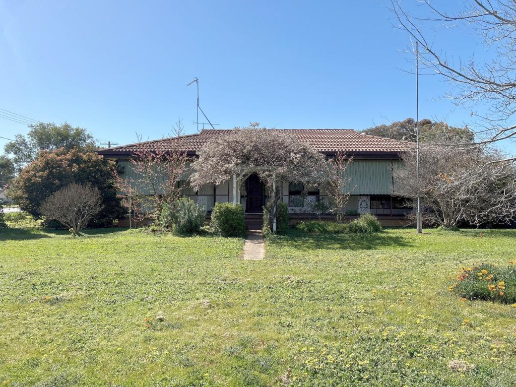 52 Galore St, Lockhart, NSW 2656