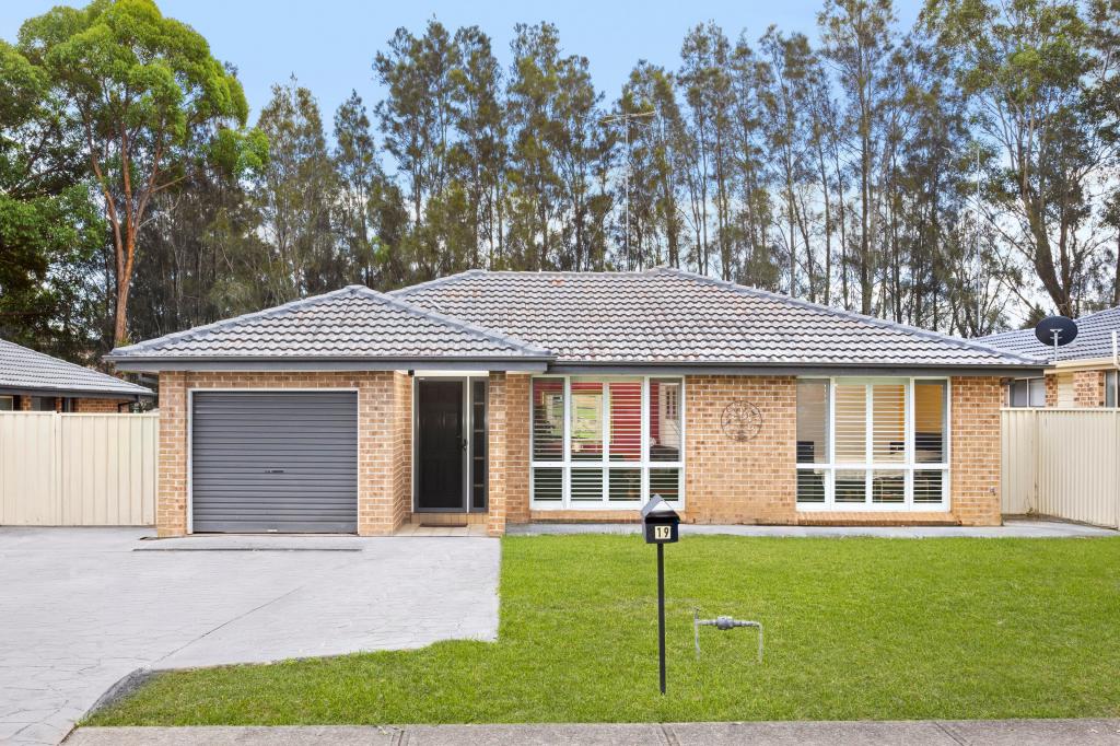 19 GODDARD CRES, QUAKERS HILL, NSW 2763