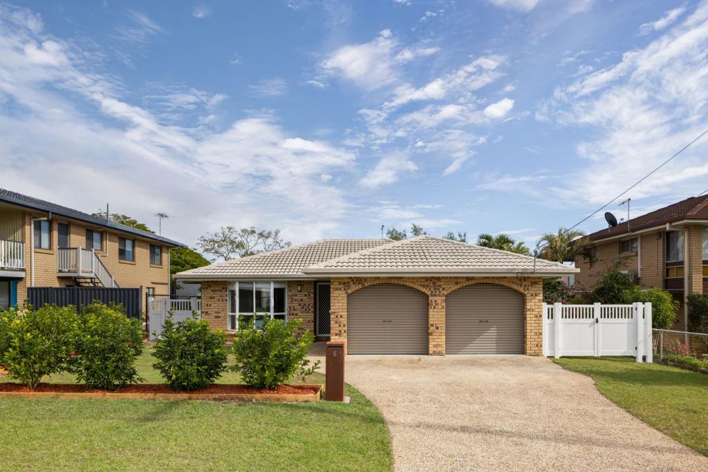5 Rossinton St, Birkdale, QLD 4159