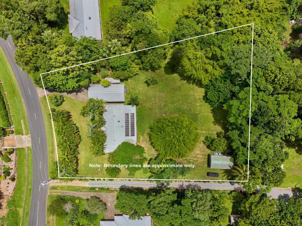 111-113 Arthur Lyons Dr, Redlynch, QLD 4870