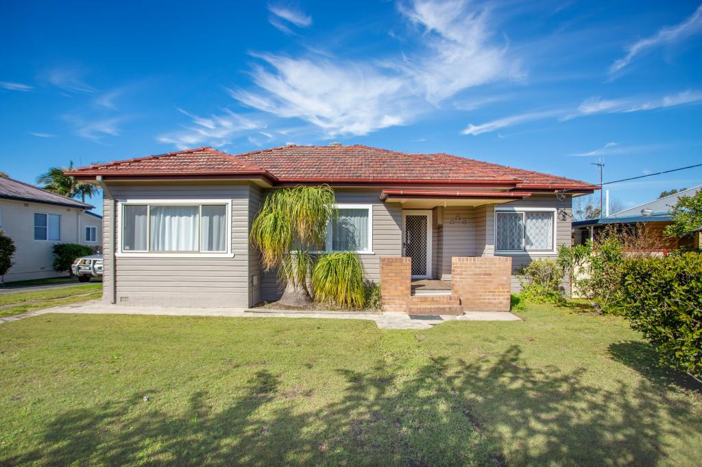 22 Crescent Ave, Taree, NSW 2430