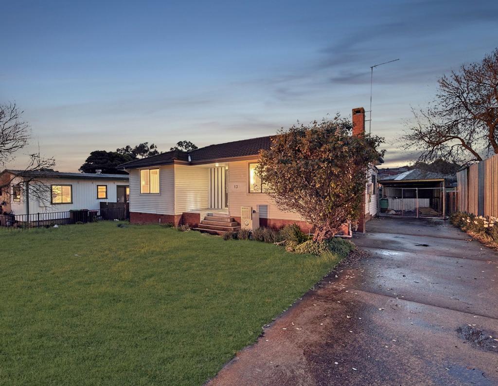 13 BENDICK ST, YOUNG, NSW 2594