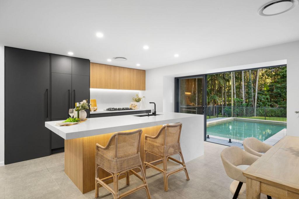 8 Firetail Ct, Tanawha, QLD 4556