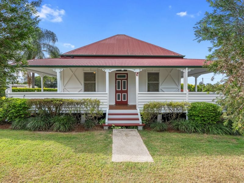 10 Videroni St, Booval, QLD 4304