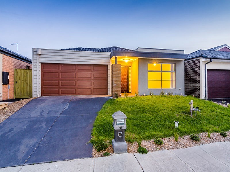 19 Noremac Gr, Lyndhurst, VIC 3975