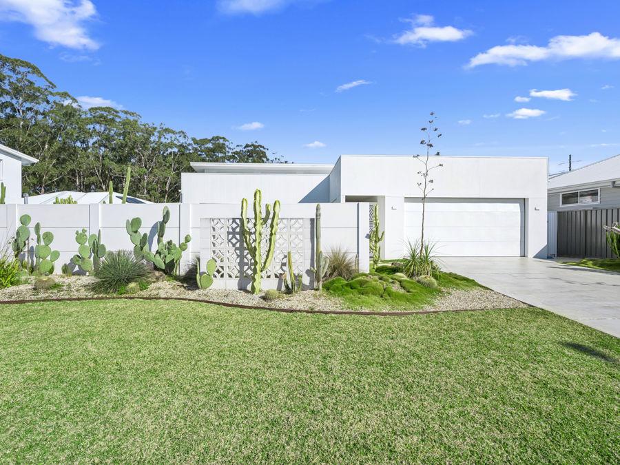 16 Ocean Point Ave, Moonee Beach, NSW 2450