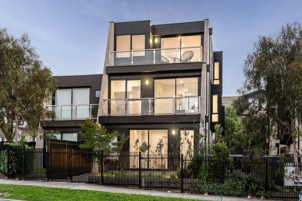 4/1 Winton St, Burwood, VIC 3125