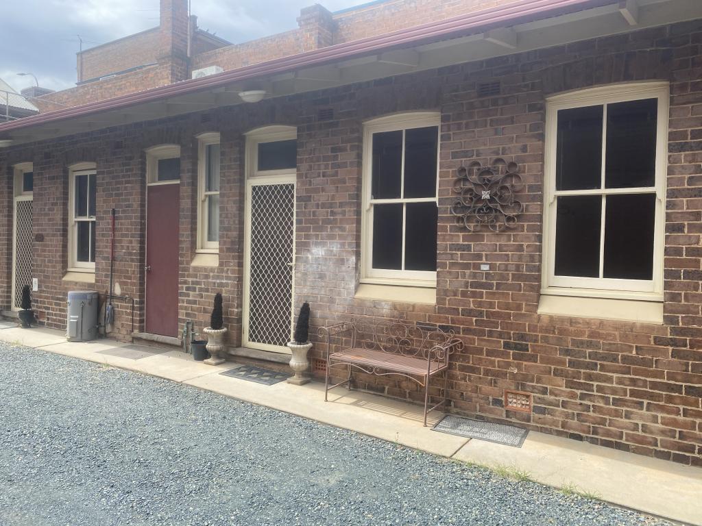 2/230 Hoskins St, Temora, NSW 2666