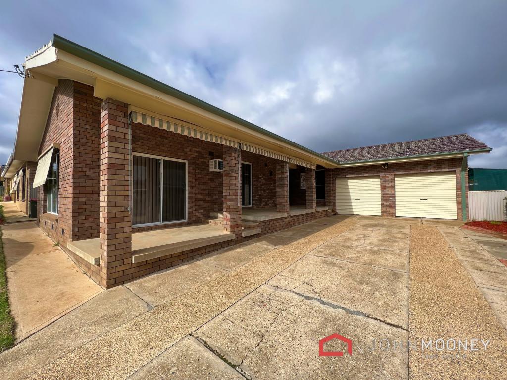 16 BAVARIA ST, TOLLAND, NSW 2650