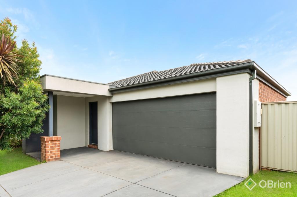 3 Farmdale Rd, Pakenham, VIC 3810