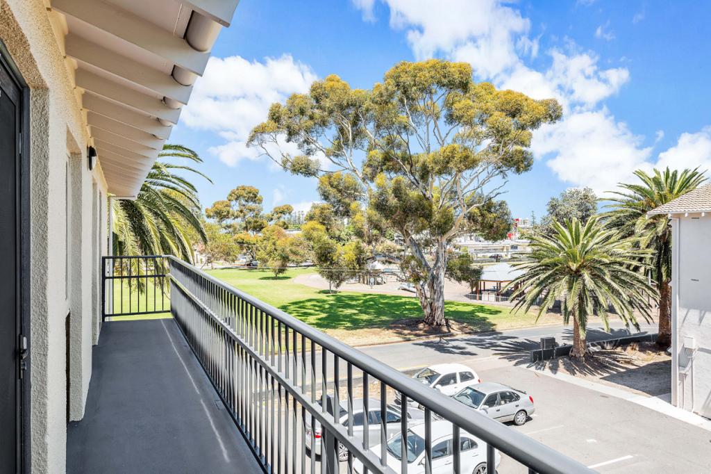 17/17 Caroline St, Glenelg North, SA 5045