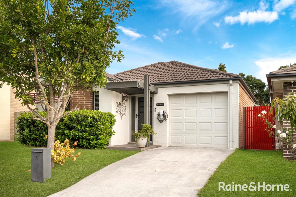 5 Sovereign Cct, Glenfield, NSW 2167
