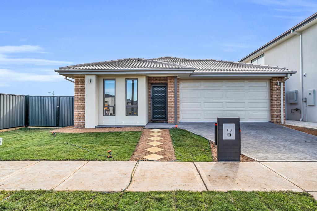 18 HANISH ST, TRUGANINA, VIC 3029