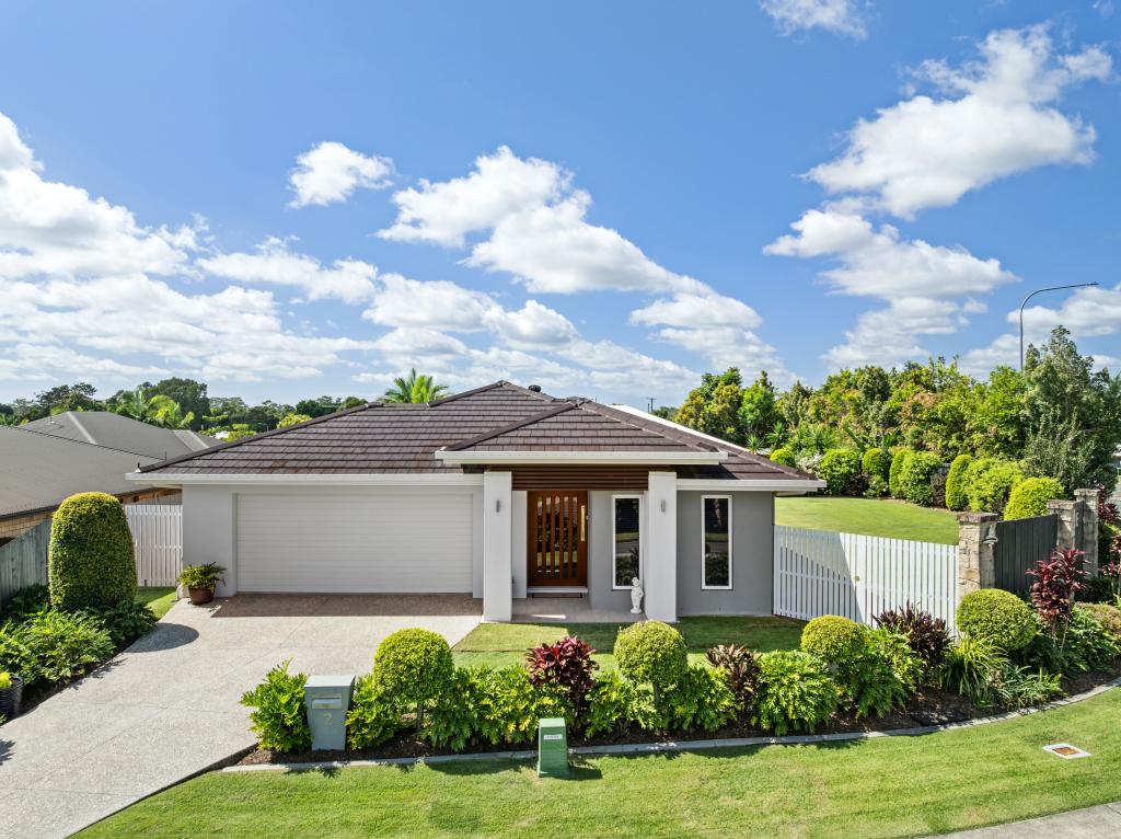 2 Pineview Dr, Beerwah, QLD 4519