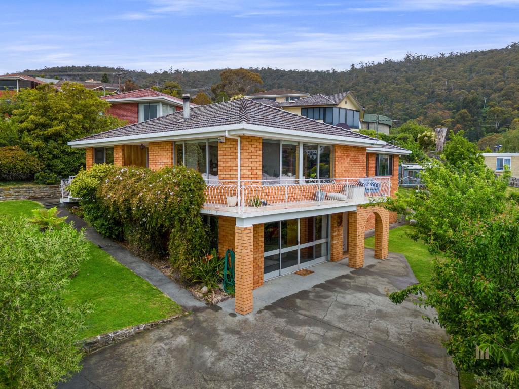 288 Churchill Ave, Sandy Bay, TAS 7005