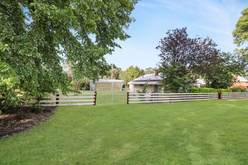 3 Church St, Rockley, NSW 2795