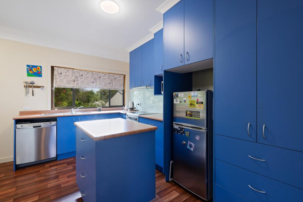 7 Mountain Ave, Mount Beauty, VIC 3699