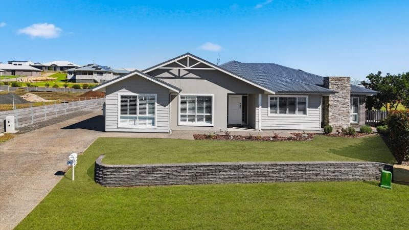 8 Estelle St, Highfields, QLD 4352