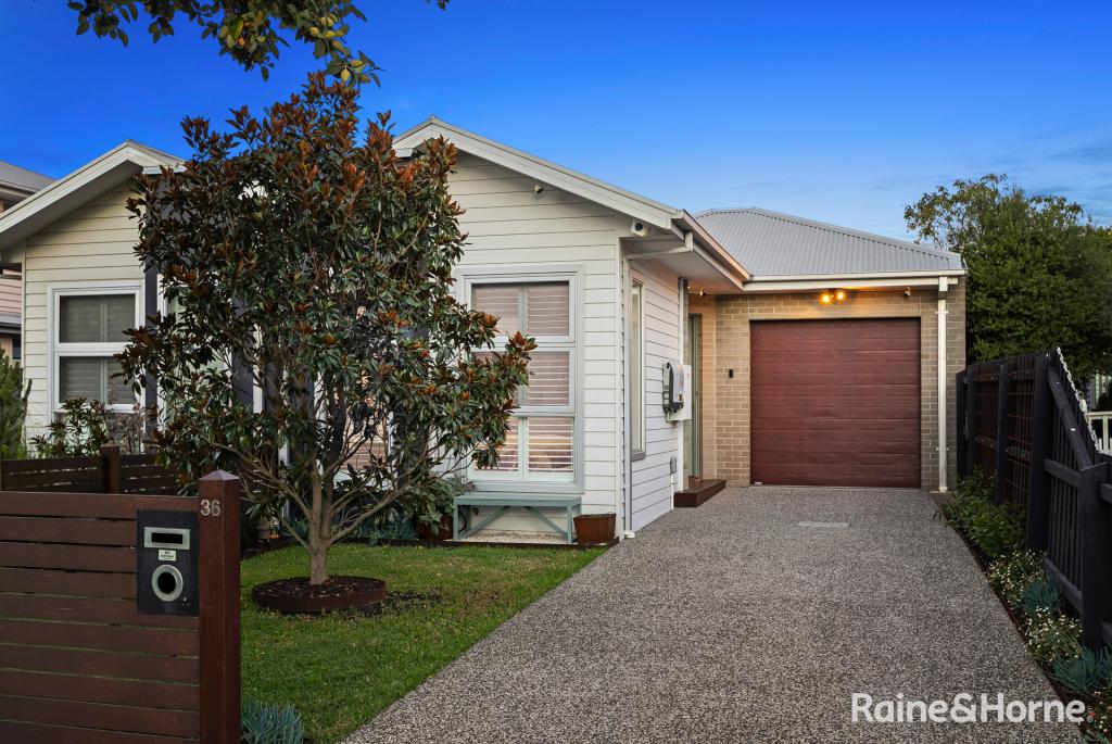 36 LAURIE ST, NEWPORT, VIC 3015