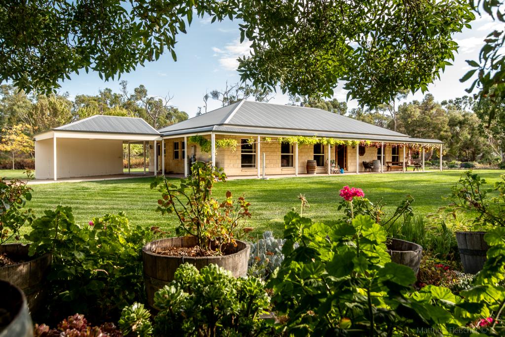 105 Mahoney Rd, Naracoorte, SA 5271