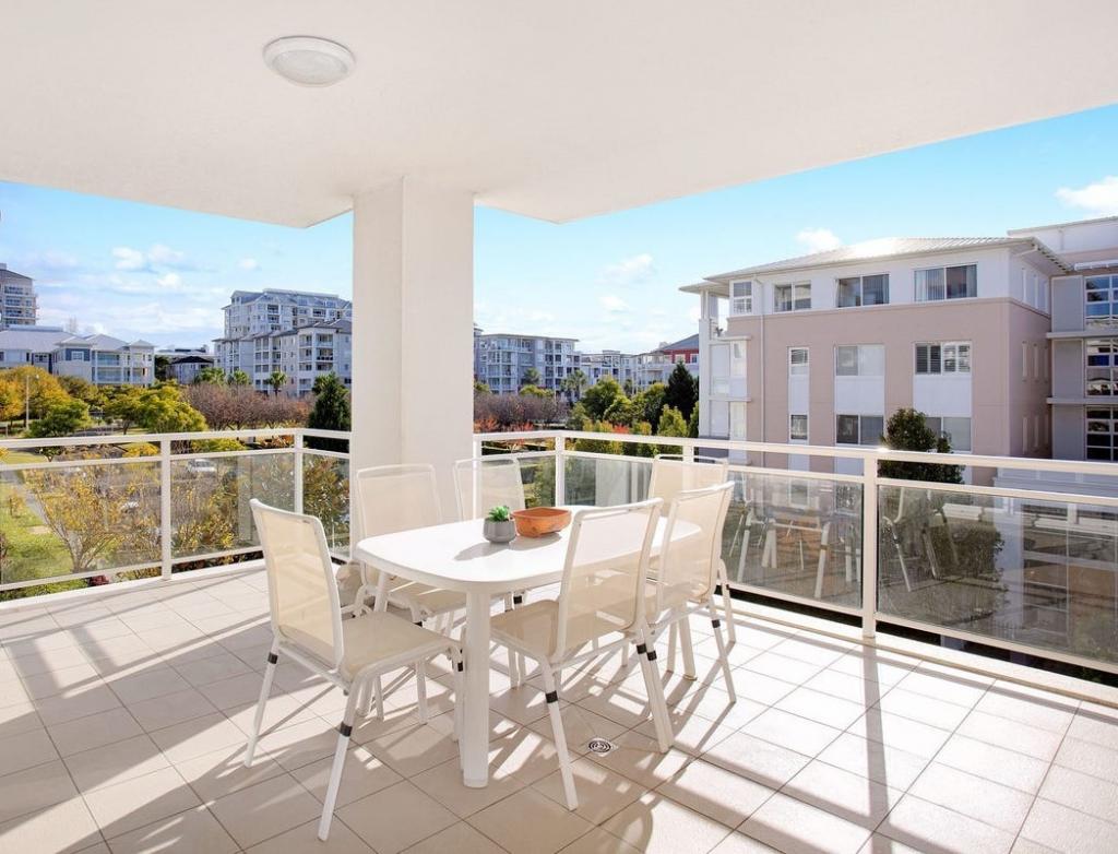 408/2 Rosewater Cct, Breakfast Point, NSW 2137