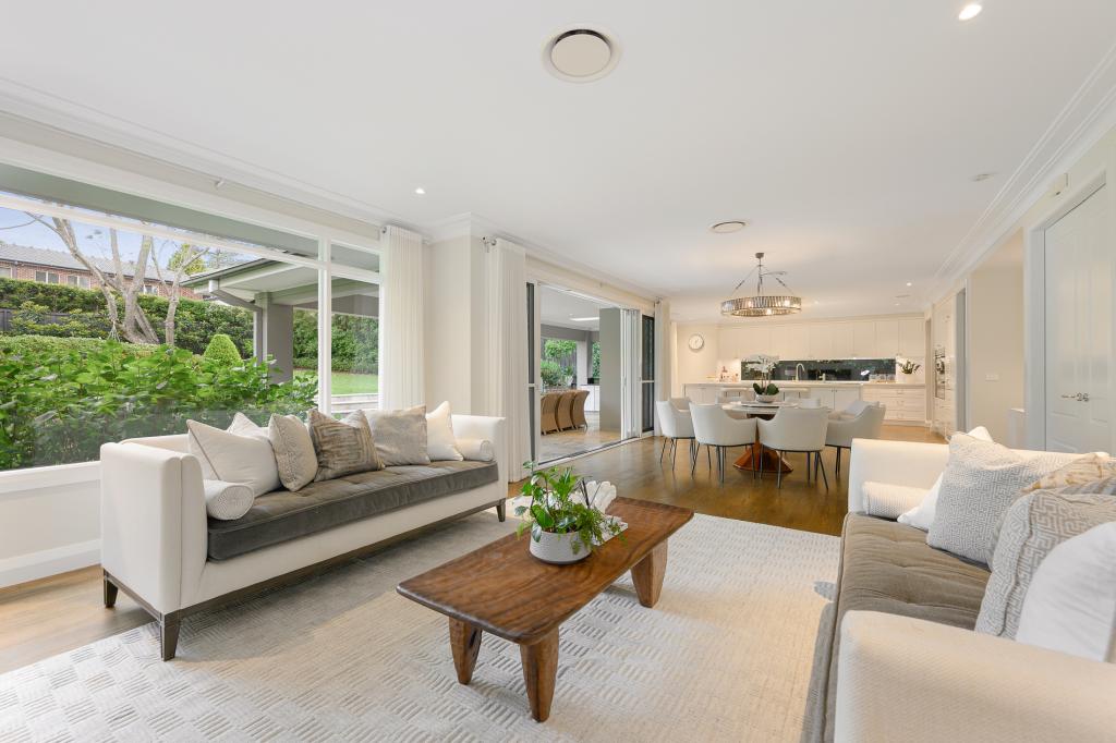 19 Carcoola Rd, St Ives, NSW 2075