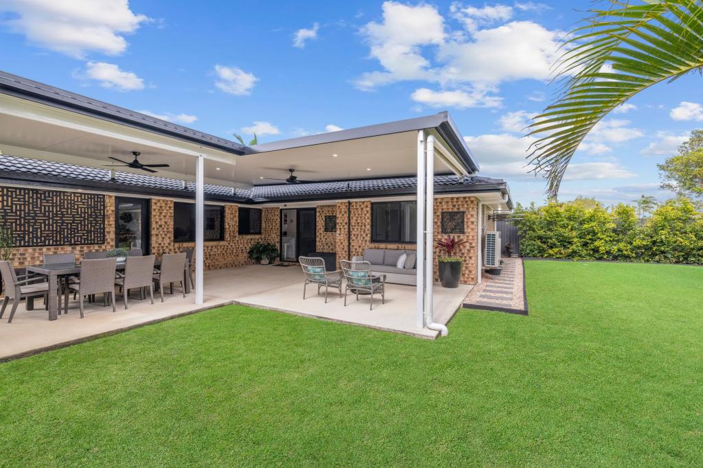 27 Ilaroo Cres, Warana, QLD 4575