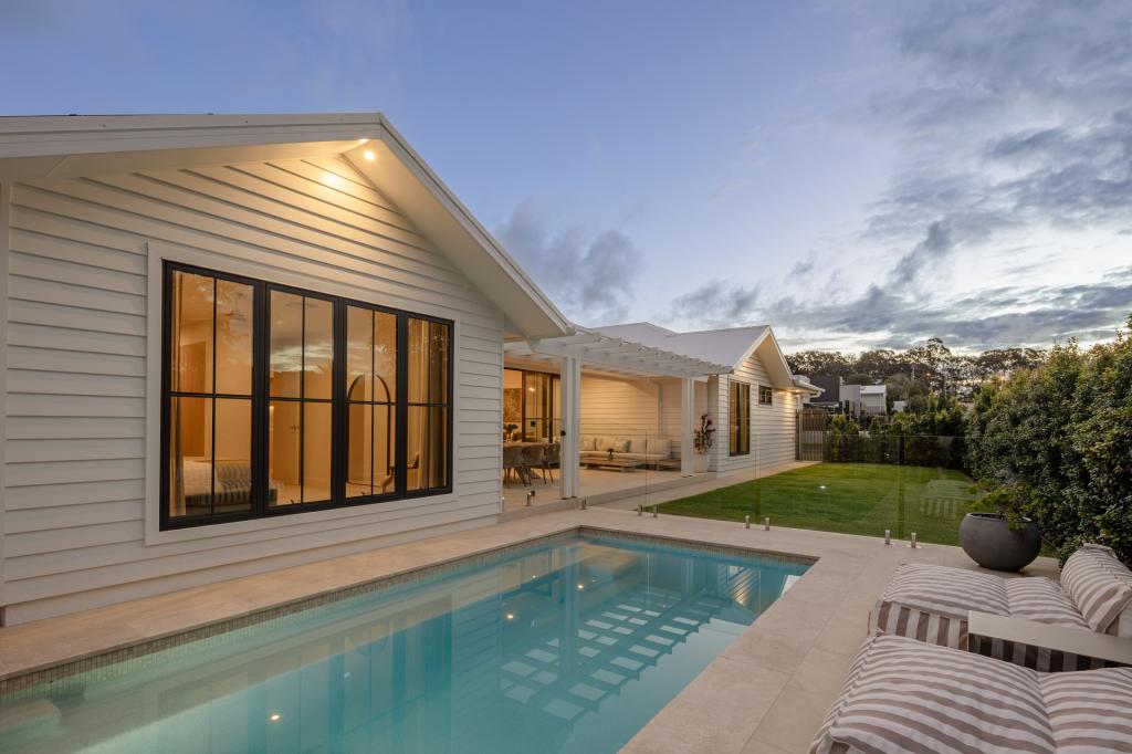 10 ELY ST, NOOSAVILLE, QLD 4566