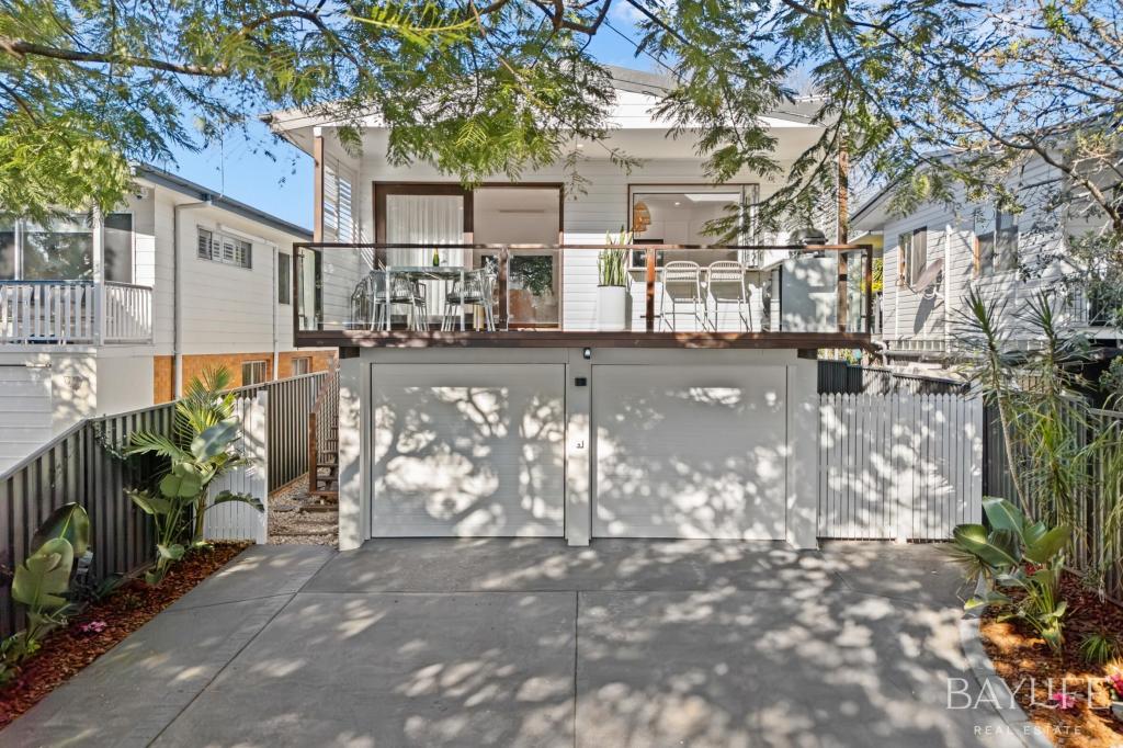 54 DONALD ST, WOODY POINT, QLD 4019