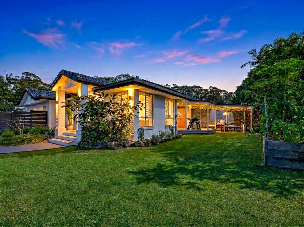 9 Larelar Ct, Ocean Shores, NSW 2483
