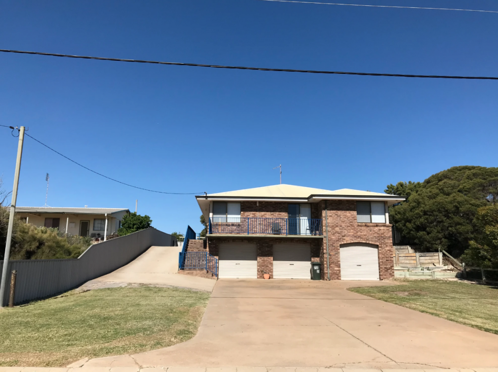 A/25B BURGES ST, PORT DENISON, WA 6525