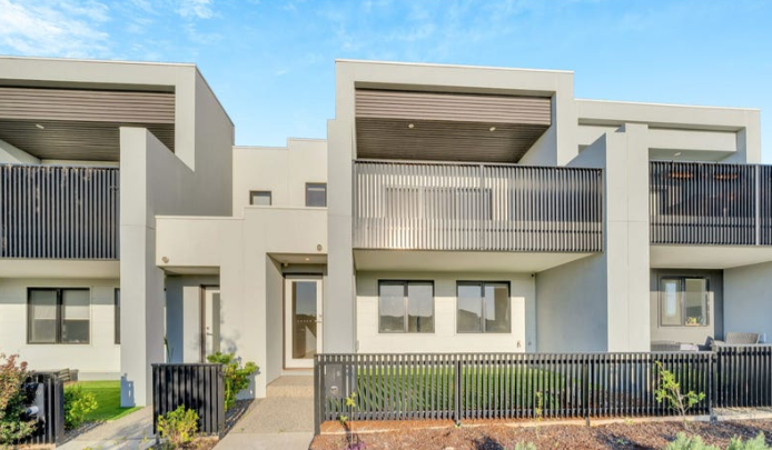 5 Coorabulka Walk, Clyde North, VIC 3978