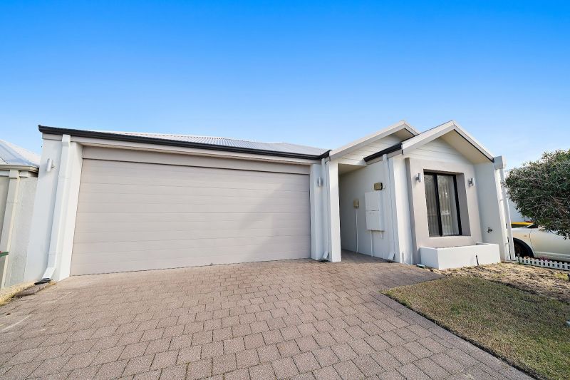 11 Schauss Rd, Eglinton, WA 6034