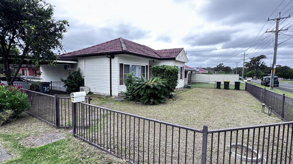 70 EDGAR ST, MACQUARIE FIELDS, NSW 2564