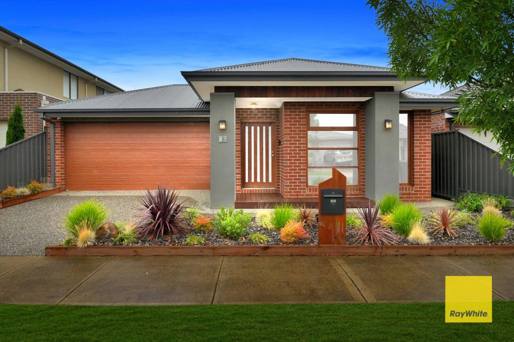 46 LIVINGSTON DR, ROCKBANK, VIC 3335