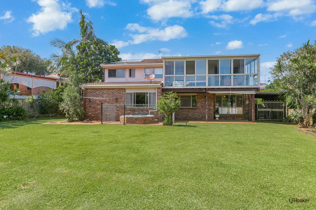 4 Banora Hills Dr, Banora Point, NSW 2486