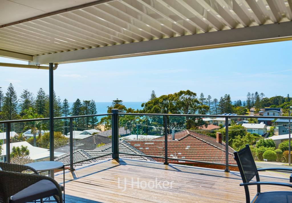 17 Surfview Ave, Black Head, NSW 2430
