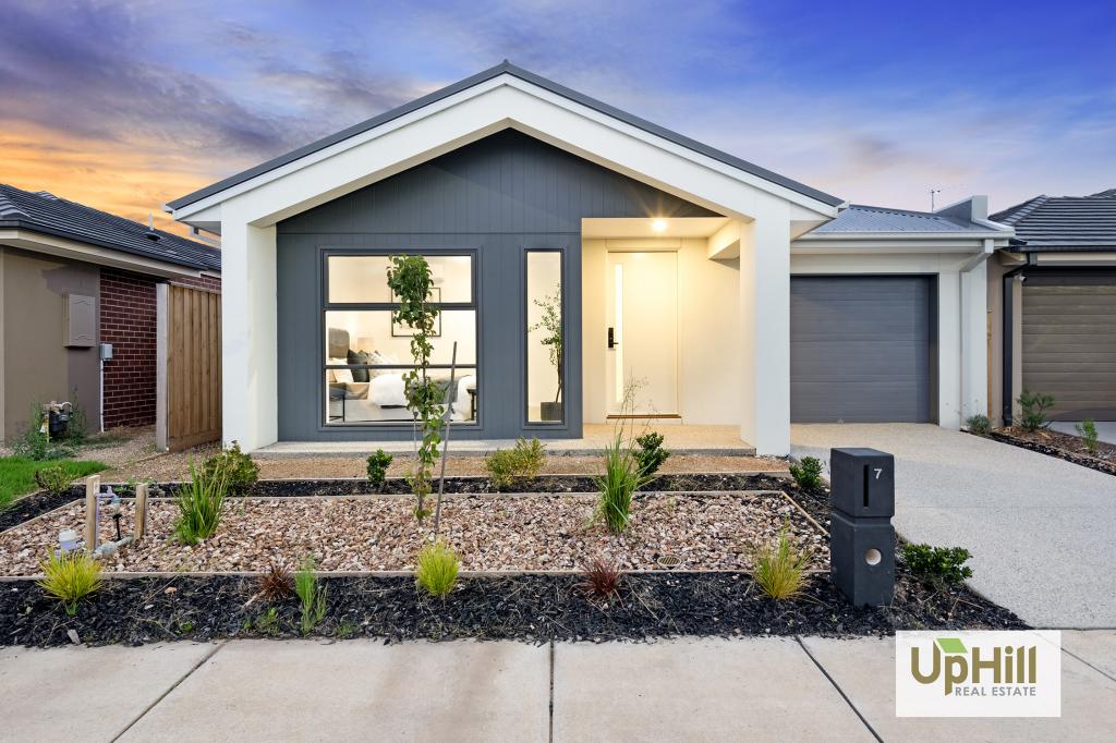 7 Exmoor Cres, Clyde North, VIC 3978