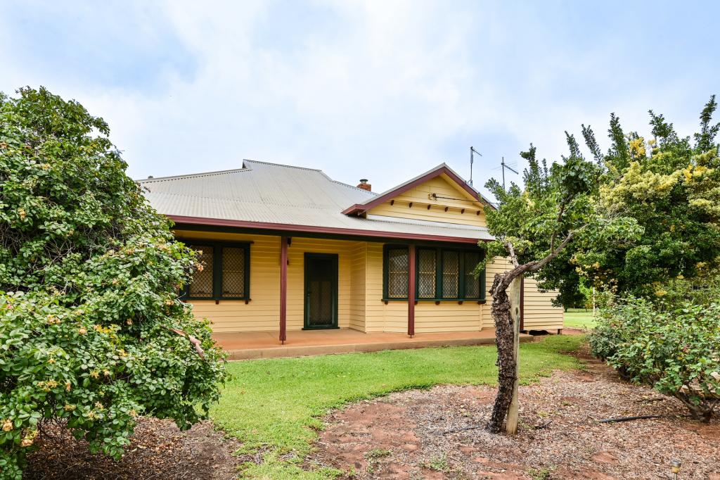 174 Boggabilla Rd, Coomealla, NSW 2717