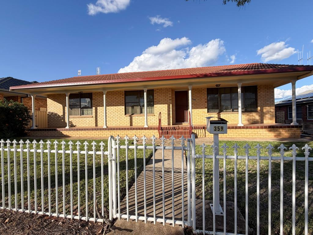 359 Clarinda St, Parkes, NSW 2870