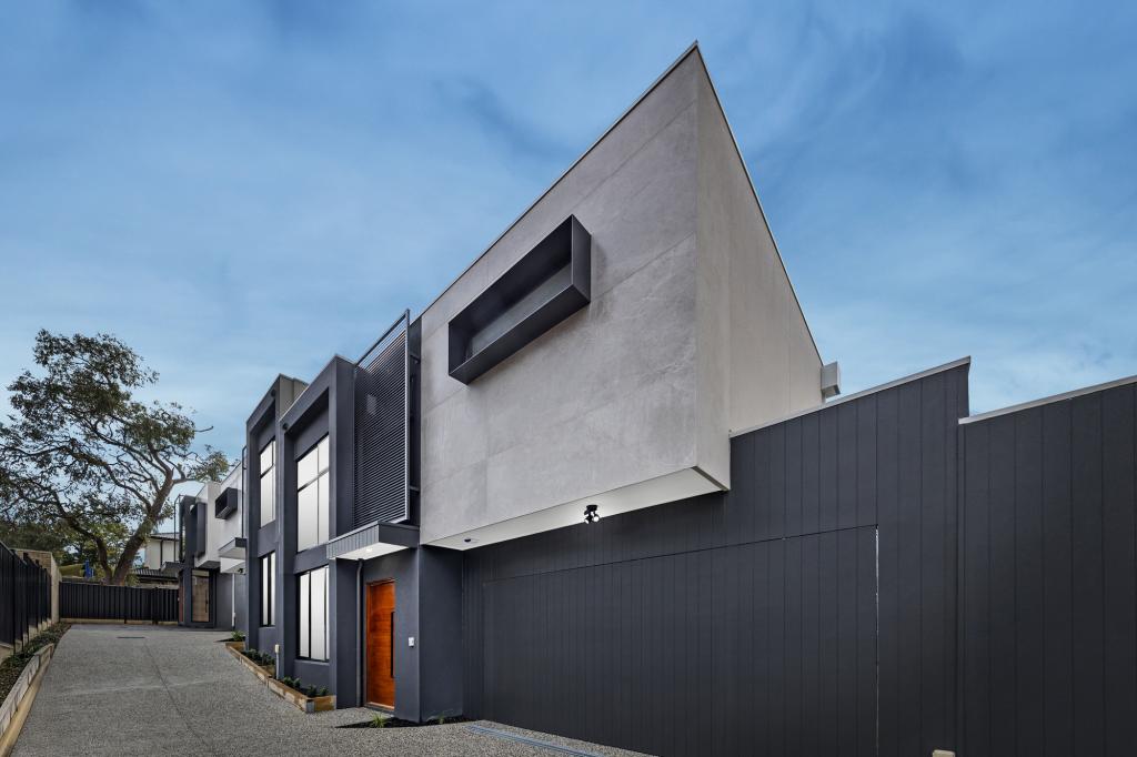 2/111 ALBION RD, BOX HILL, VIC 3128