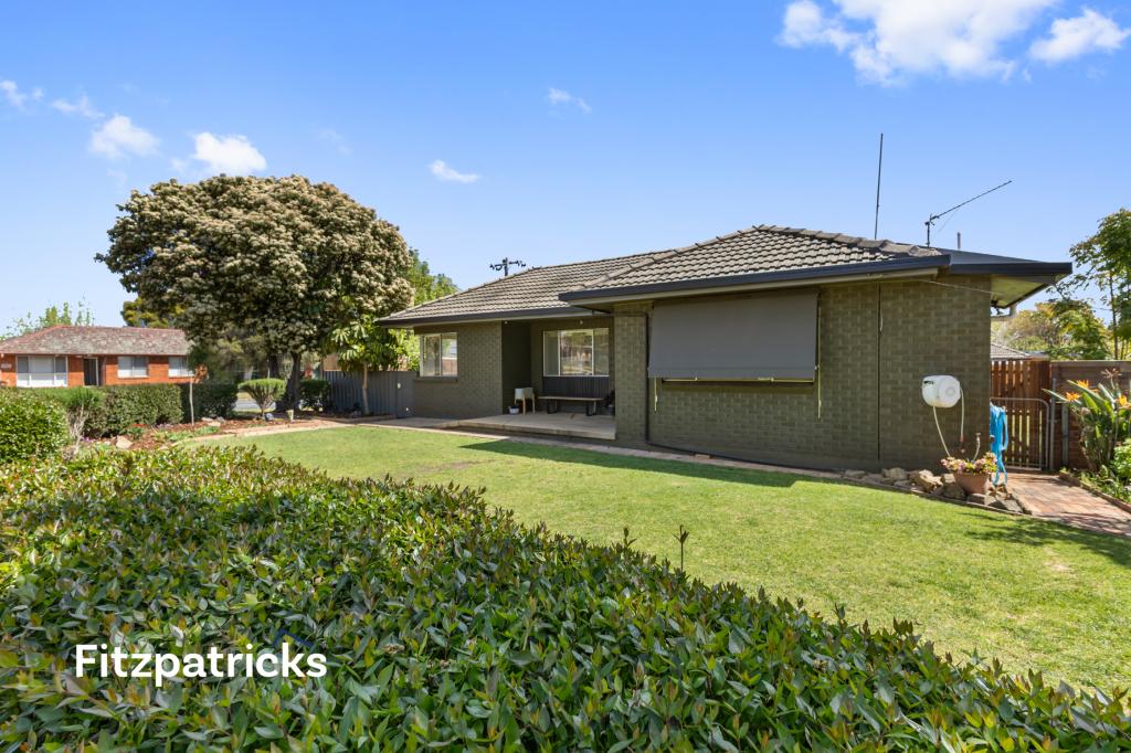 36 RAYE ST, TOLLAND, NSW 2650