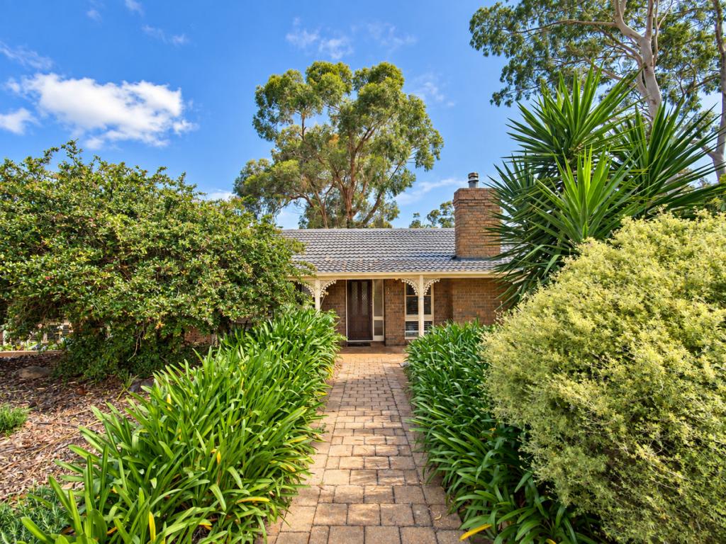 6 Iona Ct, Aberfoyle Park, SA 5159