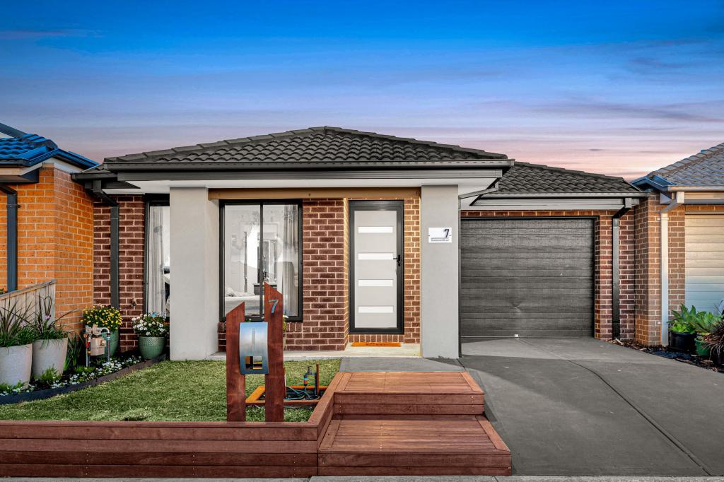 7 Hammond Rd, Cranbourne West, VIC 3977