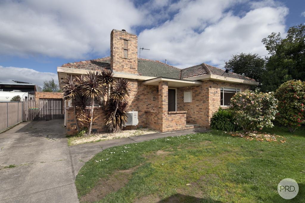 13 Iris Ave, Wendouree, VIC 3355