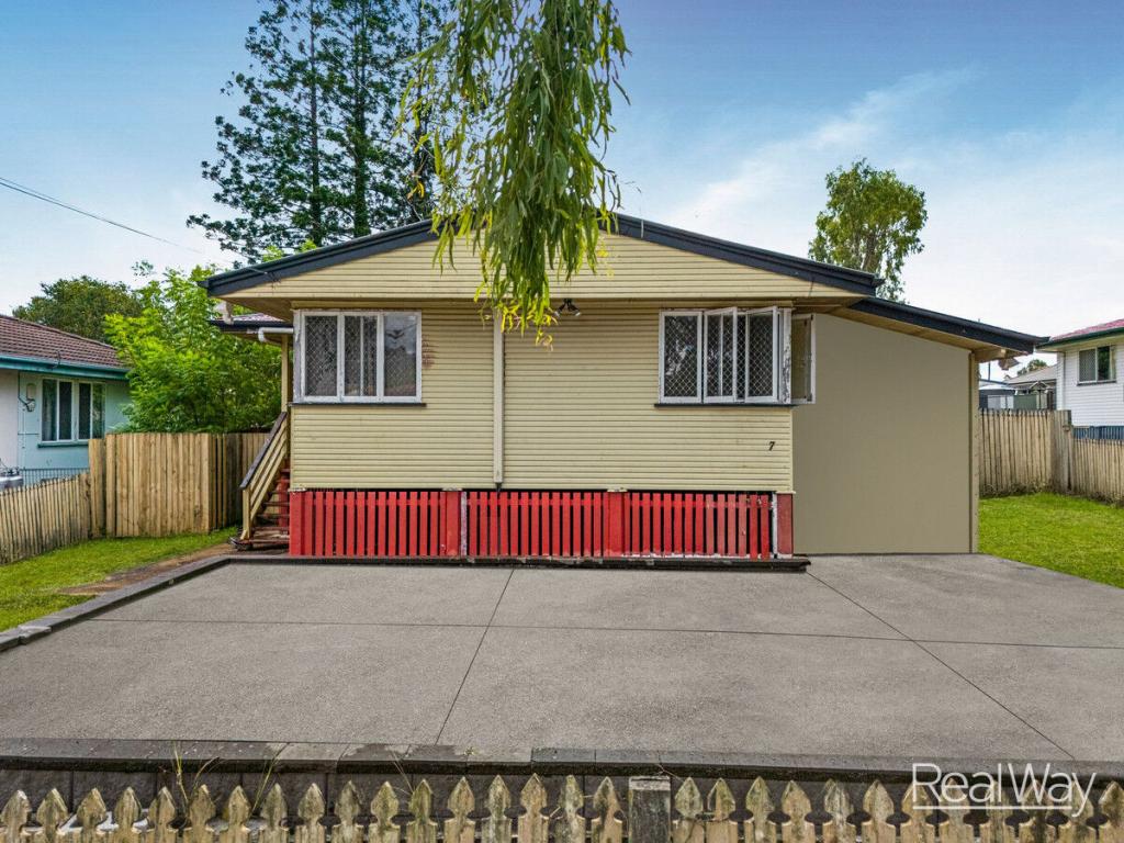 7 Peacock St, One Mile, QLD 4305