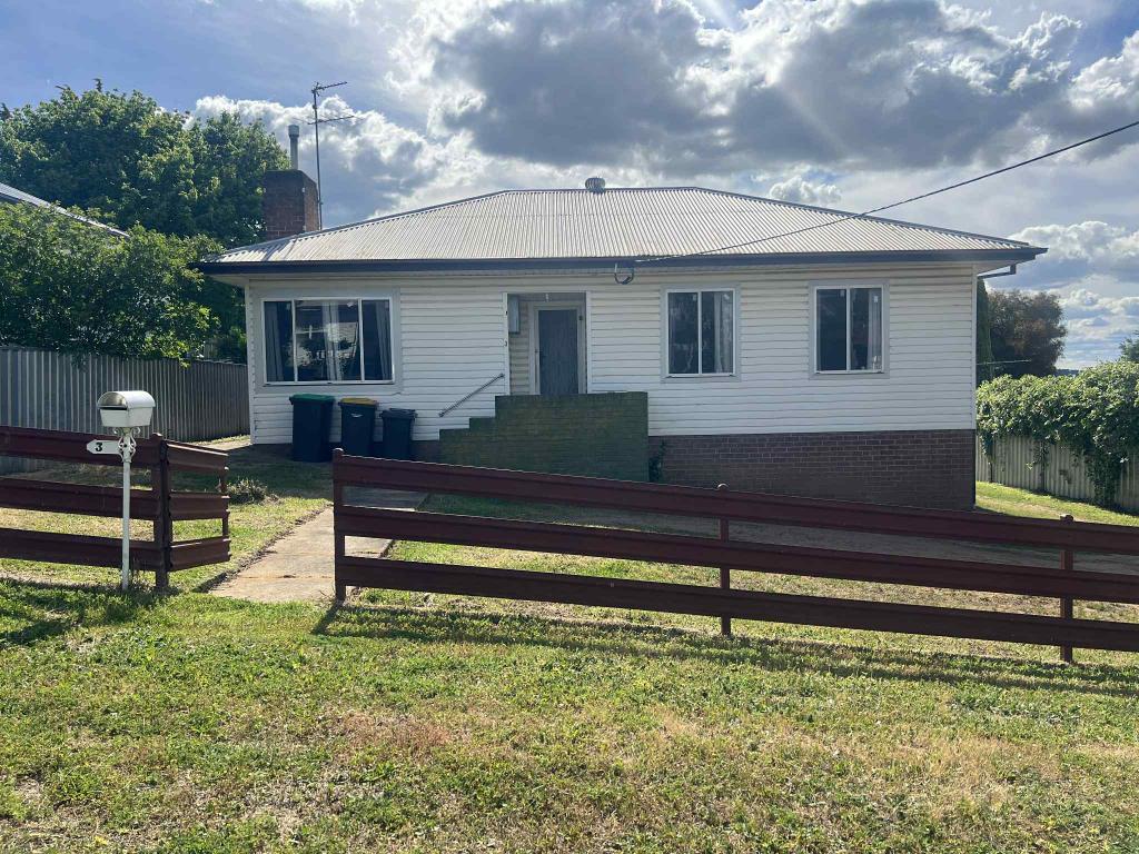 3 Stanley St, Young, NSW 2594