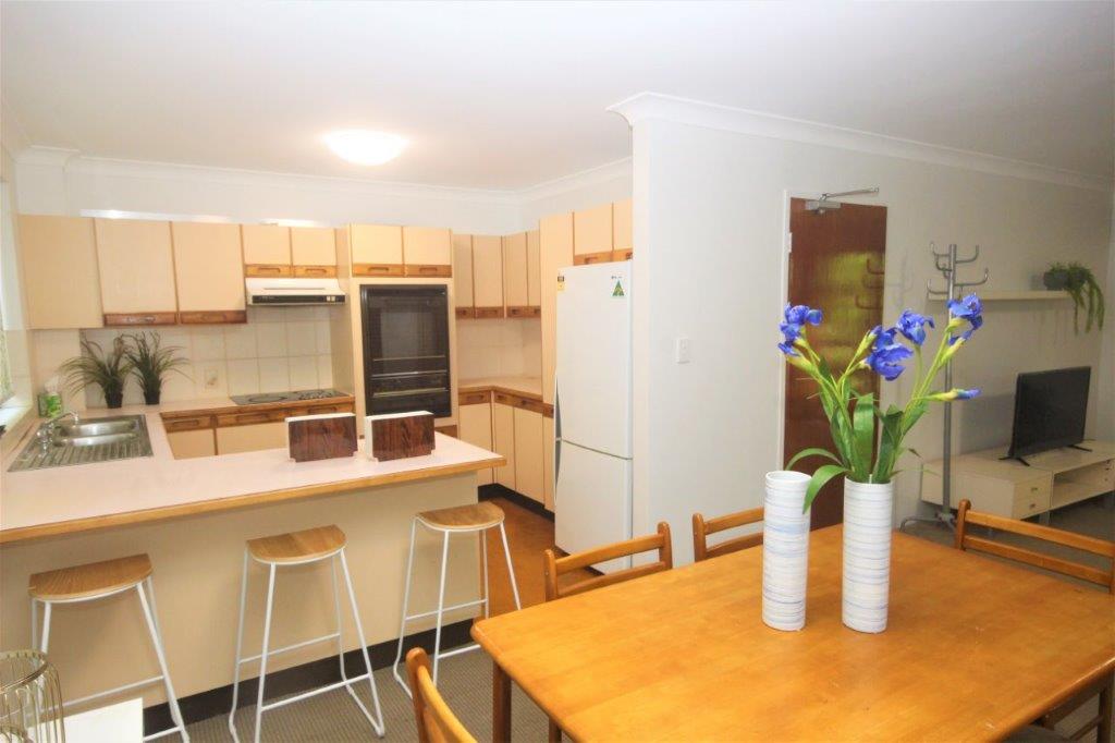 3/63 Macqaurie St, St Lucia, QLD 4067